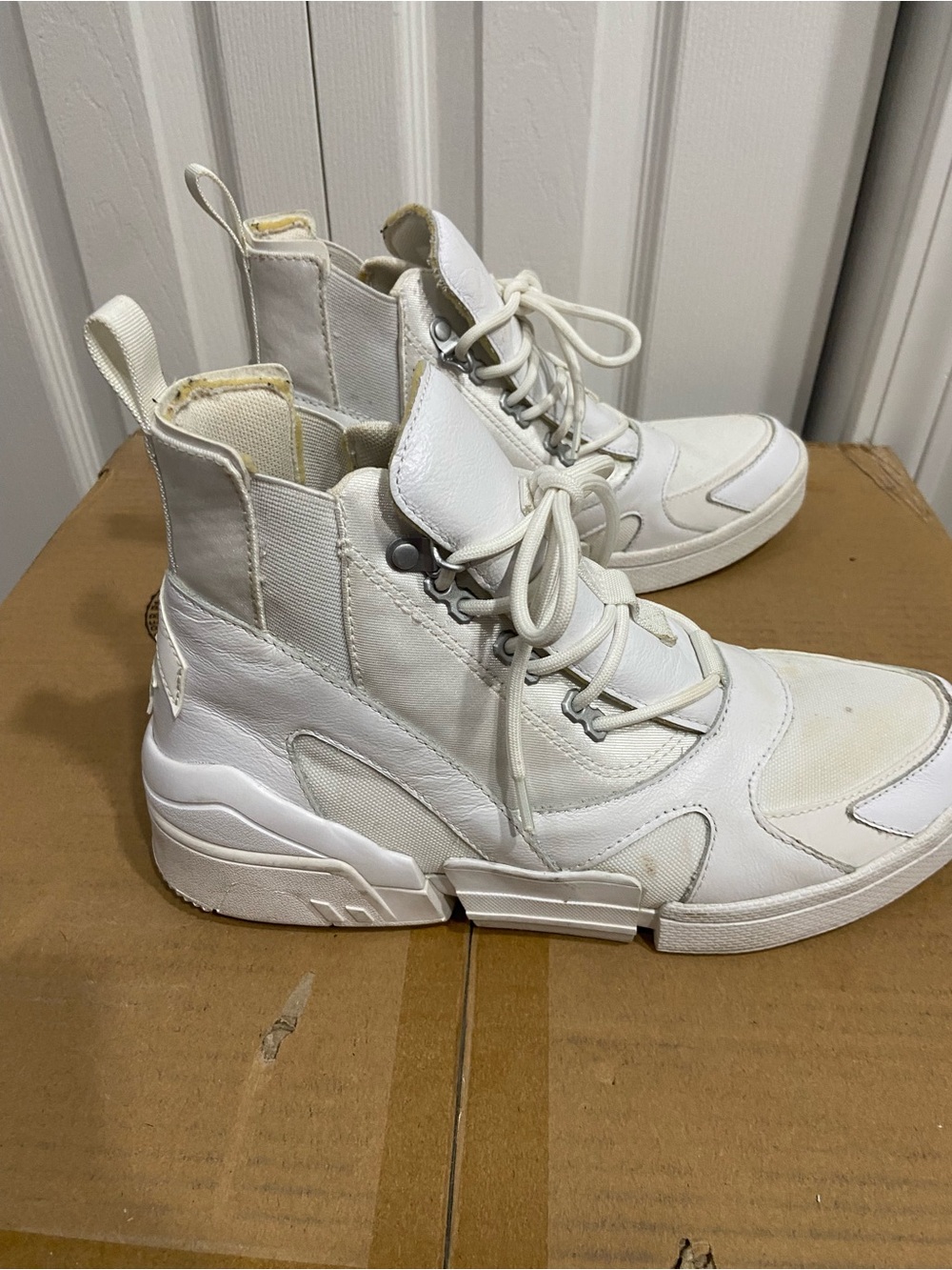 Converse CPX Chelsea High Top Women’s Size 9 Triple White